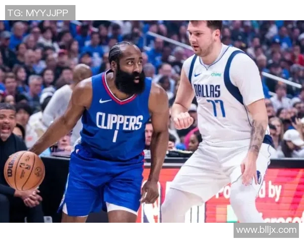 勇士与快船激战四月十六日NBA季后赛精彩对决引发球迷热议